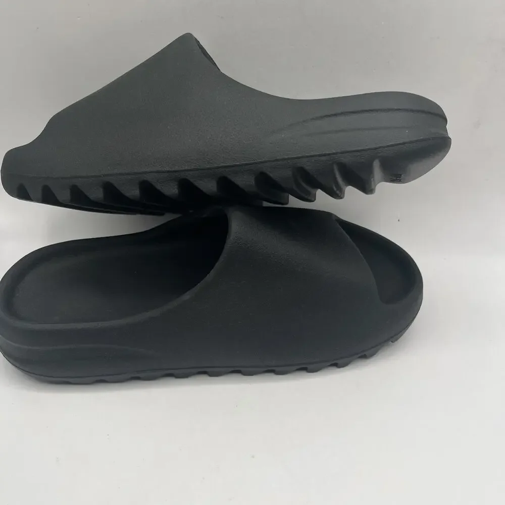 Yeezy YS-01 Slides size Men’s US 9 Black Color KNOW YOUR SIZE New With Bag